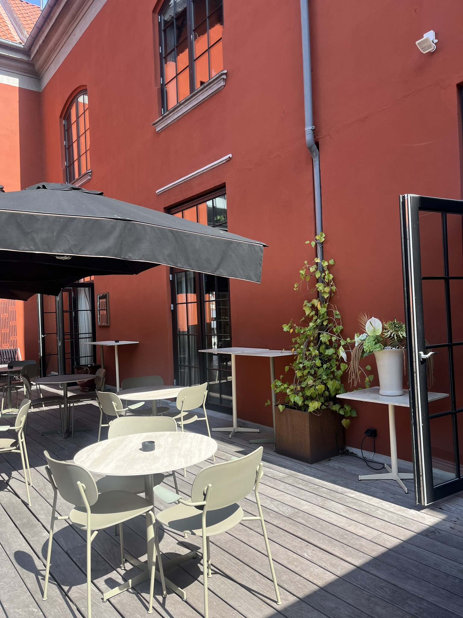 Hyggelig terrasse til konfirmation velkmstdrinks