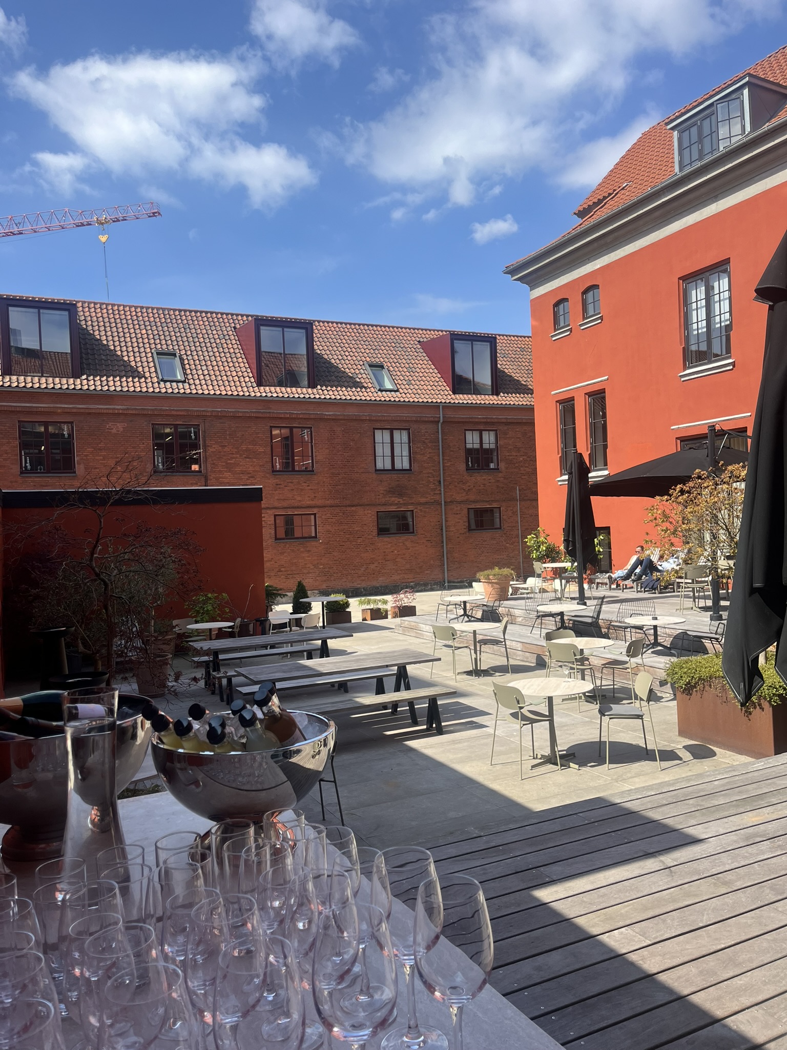 Velkomstdrinks serveret udenfor til konfirmation