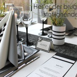 Sort/hvid stribet bordkort fra Caspari, 8 stk.