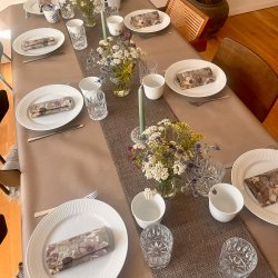 Taupe/h�r stoflignende airlaid rulledug i, 1,18 x 25 m.