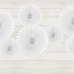 hvide rosetter til konfirmation dekoration