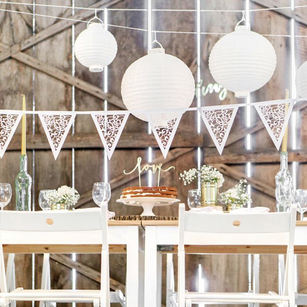 Vimpelguirlande i perlemorhvidt lasercut papir, 3 meter