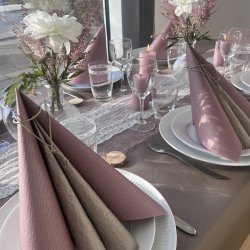 Taupe/h�r stoflignende airlaid rulledug i, 1,18 x 25 m.