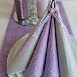 Lyslilla servietter med embossede blade, frokoststr. 16 stk.