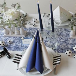 M�rkebl� stoflignende servietter 40x40 cm. 12 stk.