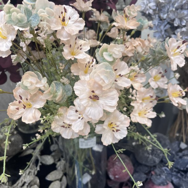 Inkalilje og eukalyptus silkeblomst, powder/creme/lyserd 53 cm.