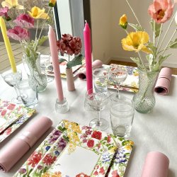 H�j vase, klar glas, 18 x 5 cm.