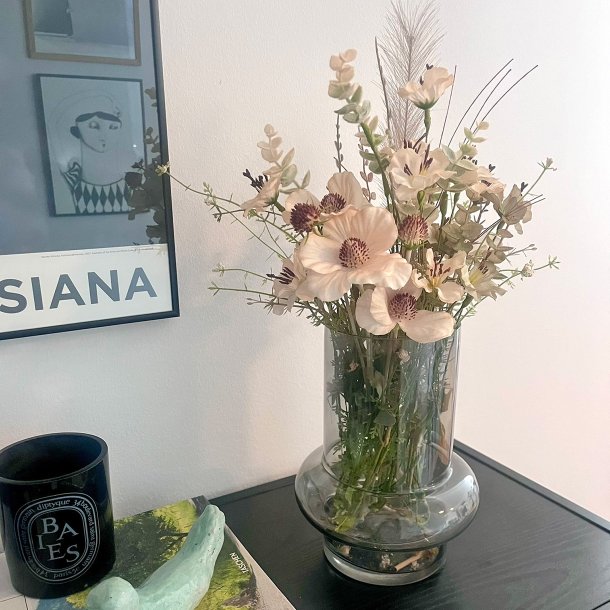 Inkalilje og eukalyptus silkeblomst, powder/creme/lyserd 53 cm.