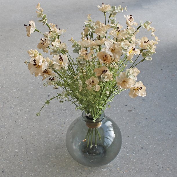 Inkalilje og eukalyptus silkeblomst, powder/creme/lyserd 53 cm.