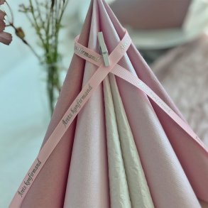 �rets konfirmandb�nd lyser�d med s�lvtryk 20 meter