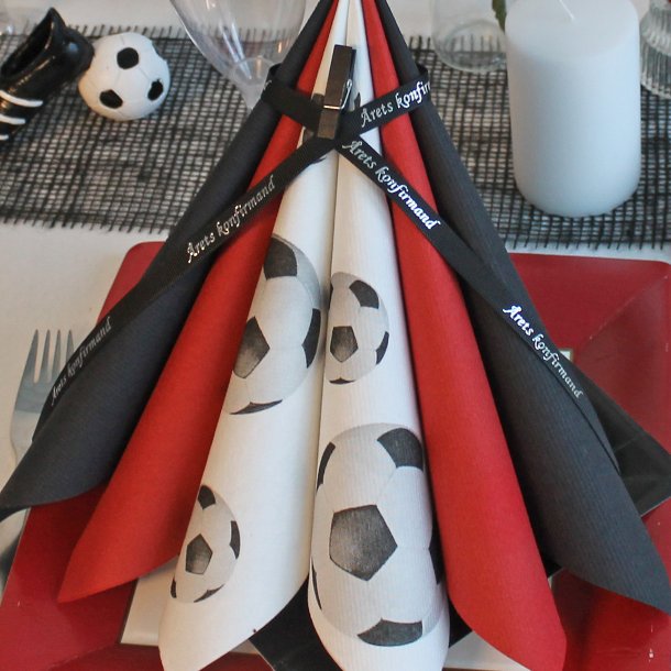 �rets konfirmandb�nd sort med s�lvtryk 20 meter