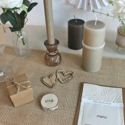 Bordpynt/bordkort store tr�hjerter, 12 stk. 