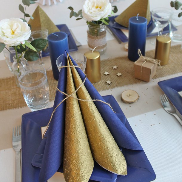 Milj�venlige foodsafe paptallerkner fra Caspari, m�rkebl� frokost/dessert 8 stk.