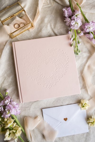 Gstebog, Powder embossed hjerte